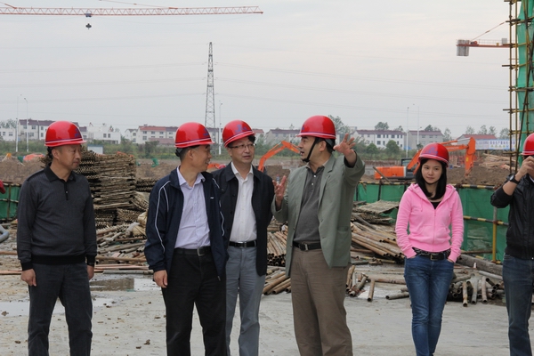 ʡ����ί�ڶ����»�����������һ�е���˾�鳭�쵼����